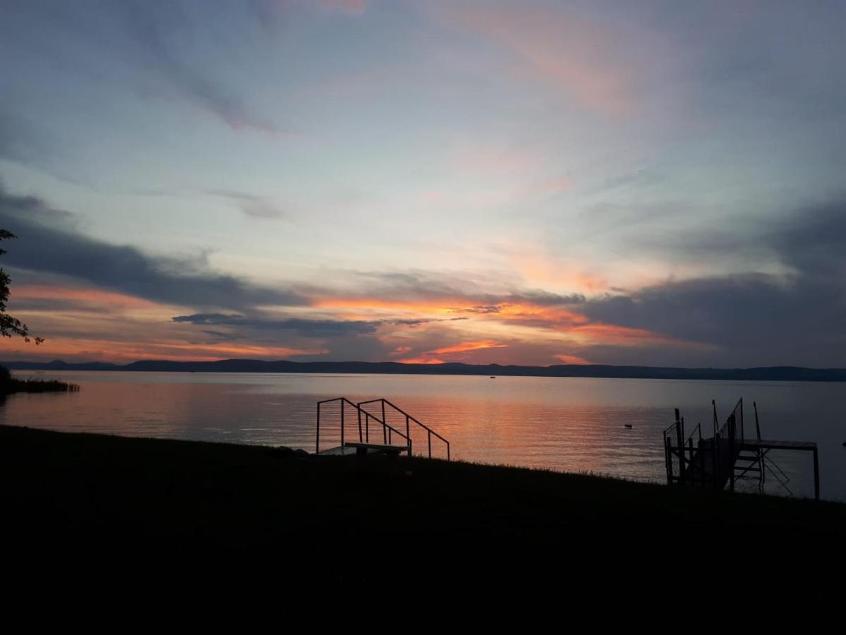Traumlage Direkt Am See Balatonszemes Exterior photo