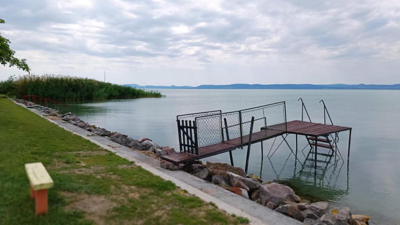 Traumlage Direkt Am See Balatonszemes Exterior photo